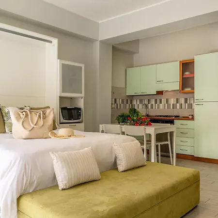 Carmel By The Sea-giardini Naxos Апартаменти *